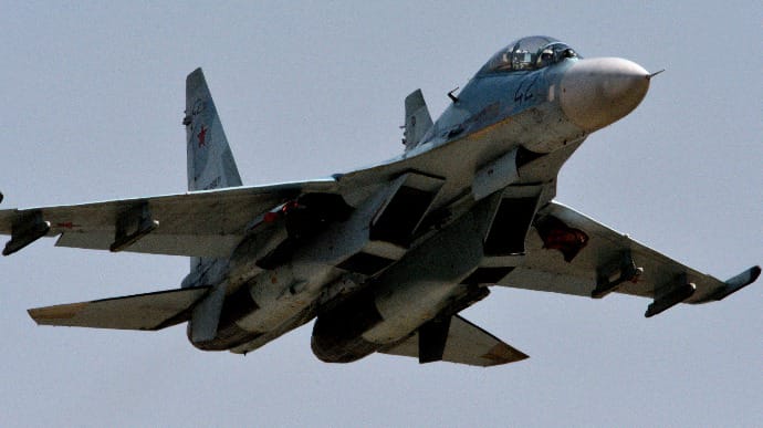 Російський Су-27 перехопив французькі винищувачі над Чорним морем