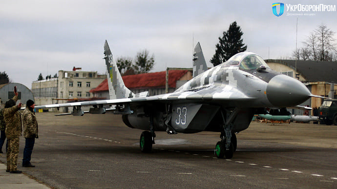 Военные получили модернизированный МиГ-29: имеет ракеты, бомбы и защиту от ЗРК