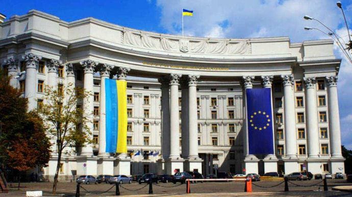 МЗС: 14 країн ЄС відкрили кордони для українських туристів