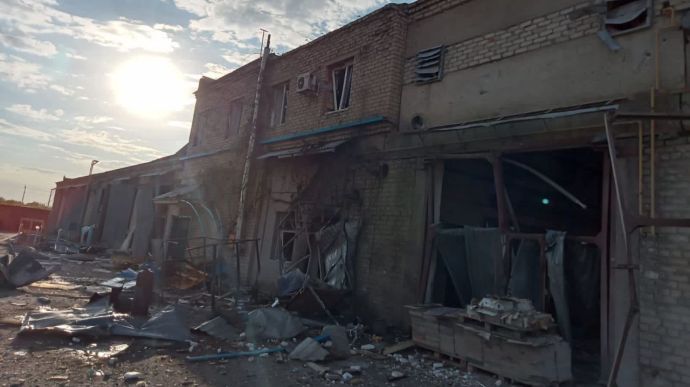 A blow to the Donetsk regional economy: ceramics factory fired on in Sloviansk