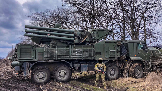 Ukrainian Armed Forces destroy Russian Pantsir missile system and T-72 tank in southern Ukraine
