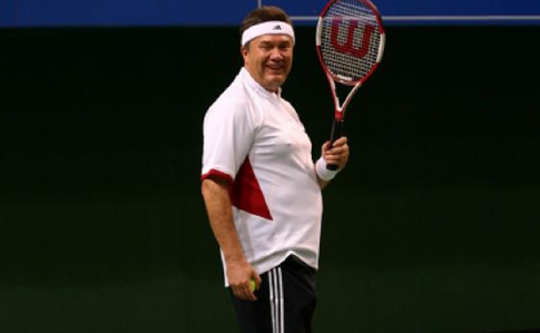 Янукович рассказал, как вода чуть не убила в нем теннисиста