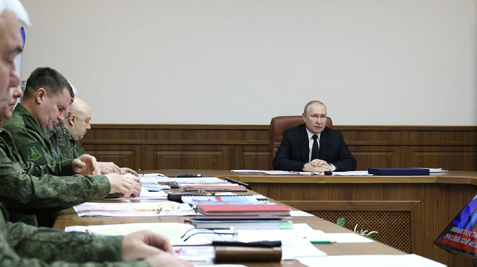 Путіну у п'ятницю весь день звітували про війну – Кремль