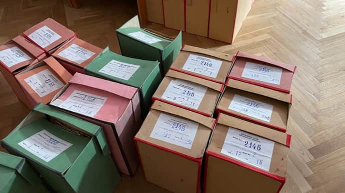 Ukraine's Defence Intelligence exposes Russians who took almost 360,000 archive documents from Kherson