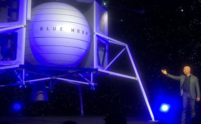 Безос представив космічний апарат для польотів на Місяць