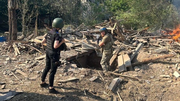 Russians drop aerial bomb on village in Kharkiv Oblast, killing man