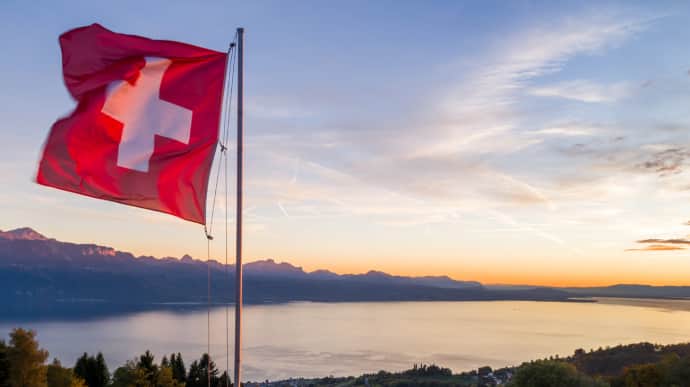 Switzerland extends sanctions against Russia