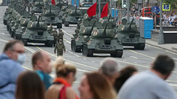 Паради в окупованих Криму та ОРДЛО: МЗС відреагувало нотою протесту