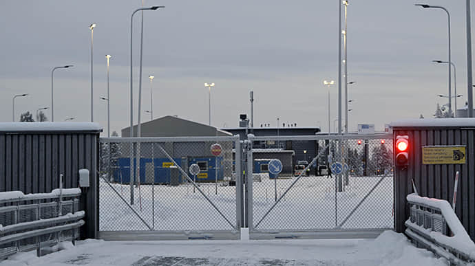 Финляндия временно полностью закрывает границу с Россией