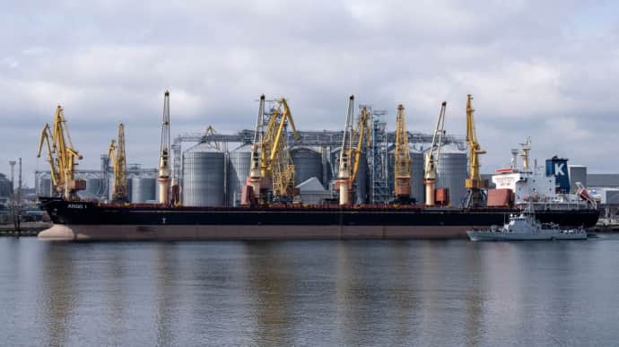 Russians damage port infrastructure in Odesa, Ukraine's Navy dismiss Russian reports claiming destruction of Ukrainian vessels