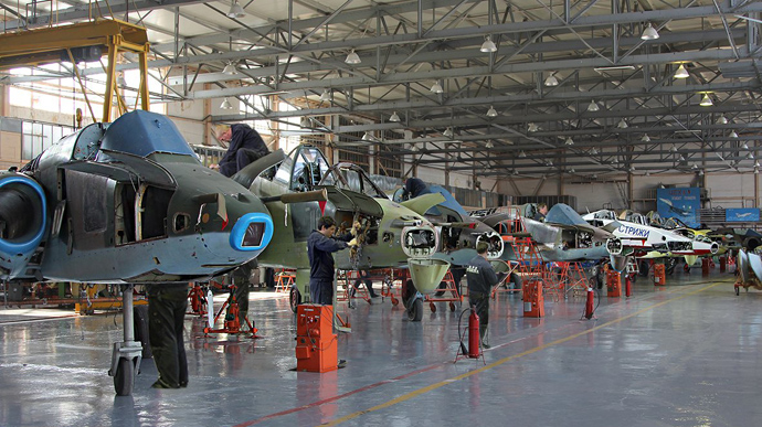 Білоруські спеціалісти ремонтують російські бойові літаки під Москвою – ГУР 