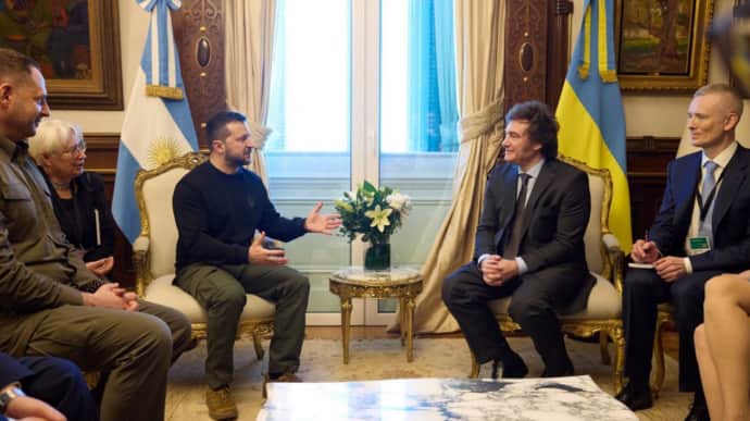 Zelenskyy personally invites Argentinian president to Peace Summit