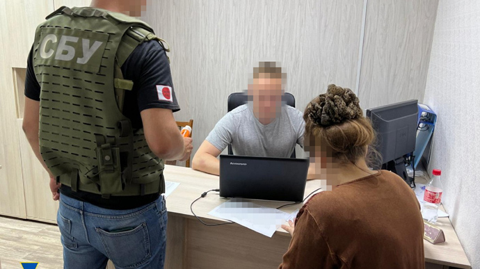 Residents of Bakhmut and Sloviansk leaked information about movement of Armed Forces of Ukraine – they are detained