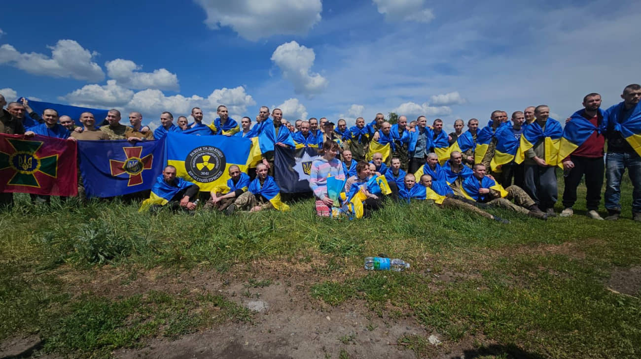 75 Ukrainians brought back home from Russian captivity – photos, video