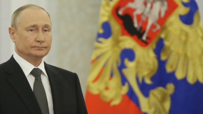 Putin claims he treats Ukrainians with warmth while attacking Ukraine's energy sector