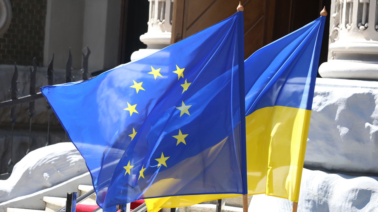 EU is not yet considering suspending funding for Ukraine over actions against NABU and SAPO