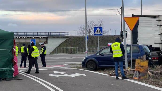 На кордоні з Польщею помер уже третій український водій