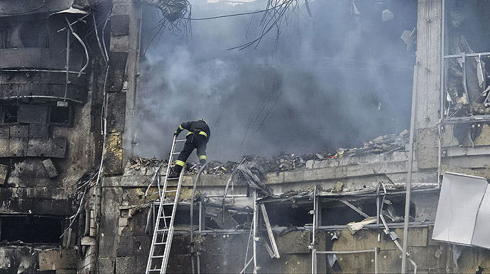 Россия нанесла массированный удар: в Киеве, Львове и ряде других городов раздавались взрывы, по меньшей мере 9 погибших 