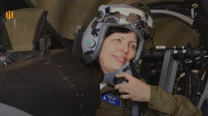 One year since death of Ukrainian Air Force pilot Juice, his mother sits in F-16 fighter jet in his honour – video