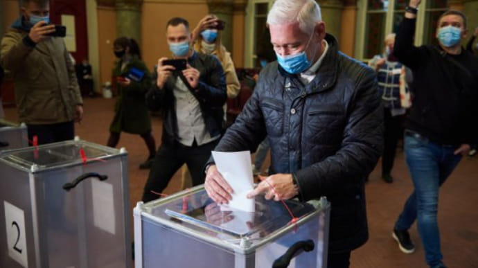 На виборах мера Харкова Терехов балансує на межі 50% – Опора