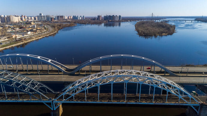Дарницький міст: КМДА попереджає про ймовірні затримки будівництва