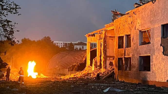 Удар по університету в Івано-Франківську: пошкоджено 14 будівель і 815 вікон