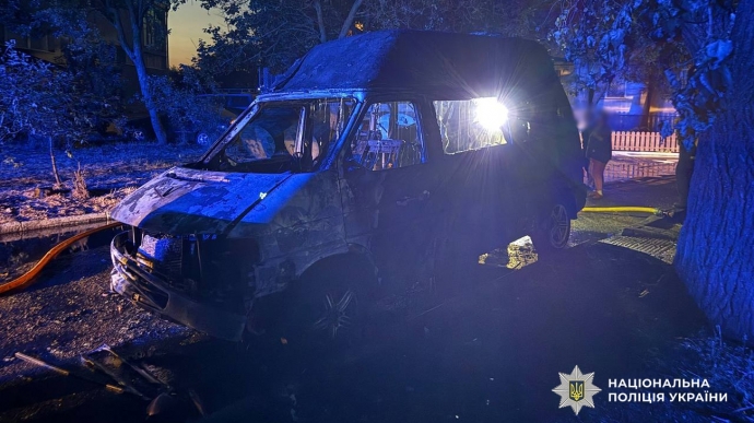 Поліція: В Одесі жінка з 13-річною донькою на замовлення росіян спалили військову автівку