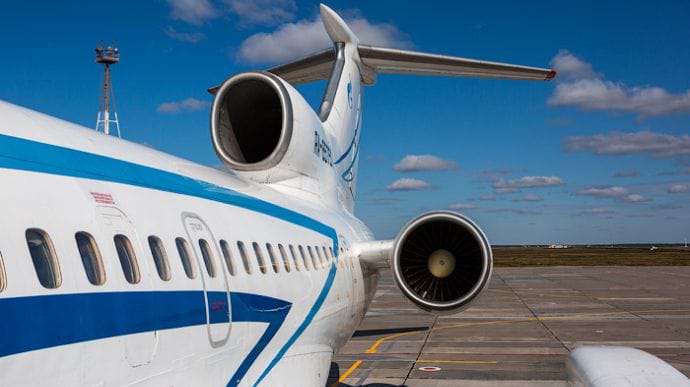 Український суд арештував ще 14 російських літаків за польоти в окупований Крим