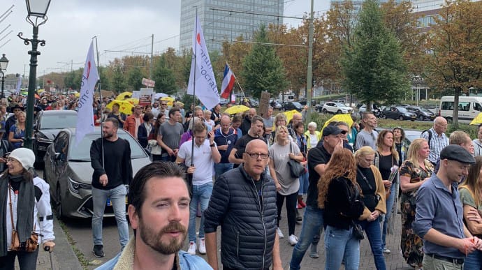 В Нидерландах протестуют против обязательного ковид-паспорта для входа в бары