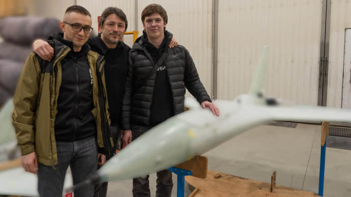 Притула показал один из сотни дронов-камикадзе Морок, на которые собирали 170 млн