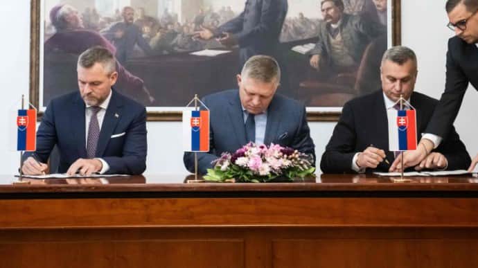 В Словакии антиукраинская партия получит Минобороны и МИД: подписано коалиционное соглашение