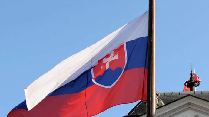 Slovakia bans import of Ukrainian grain