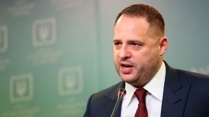 На должность спикера украинской делегации в ТКГ рассматривается несколько кандидатур – Ермак