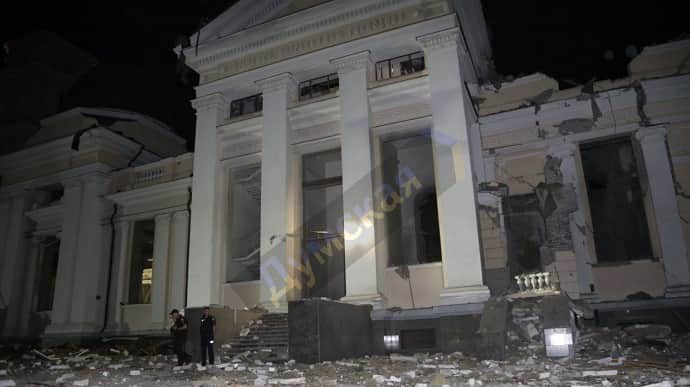 Росіяни зруйнували Спасо-Преображенський собор в Одесі