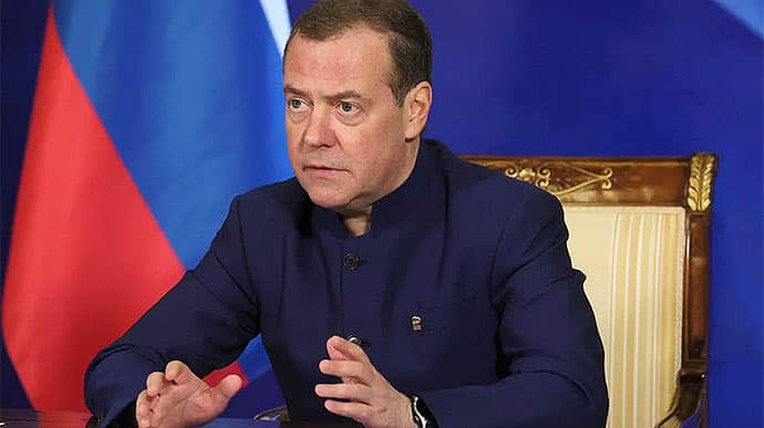Медведев снова предсказывает приближение Третьей мировой 
