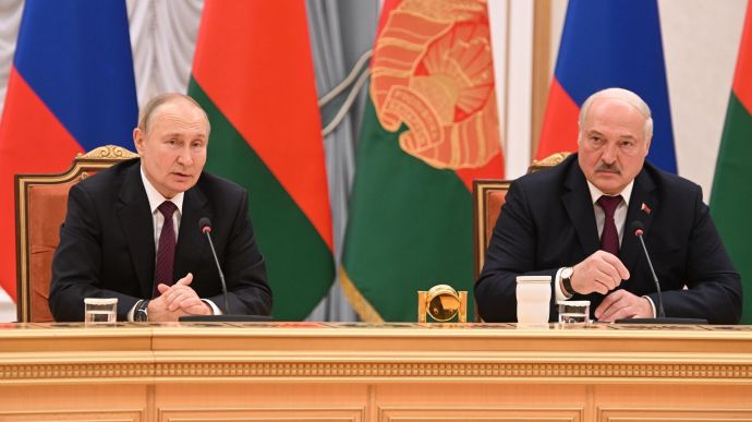 Лукашенко подякував Путіну за С-400 і Іскандер, які вже на бойовому чергуванні