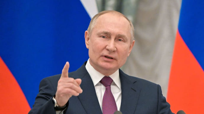 Путін пригрозив, що навчить Україну декомунізації