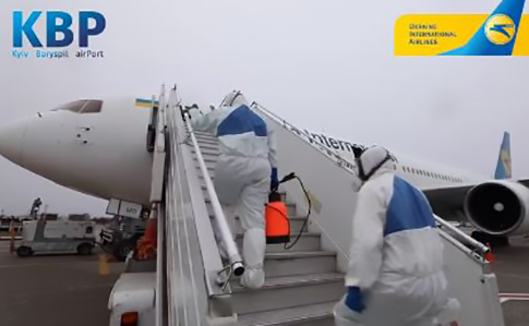 Коронавірус: МАУ вивезла ще 200 українців з Китаю і припиняє туди літати