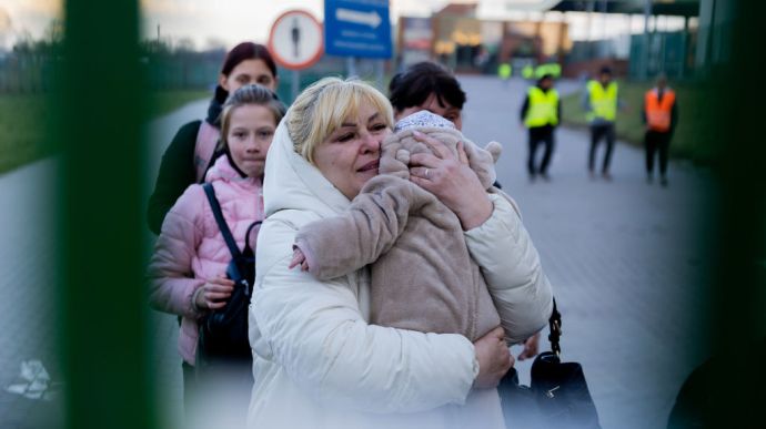 Офіс омбудсмена знає про 240 випадків вилучення дітей у біженців з України в країнах ЄС