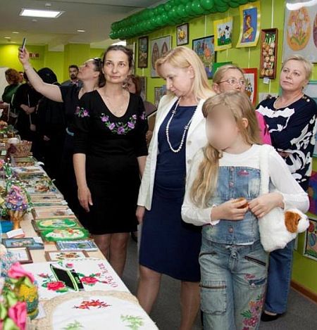 Дама сердца Януковича с дочкой