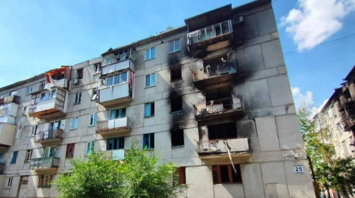 Луганщина: Лисичанск под обстрелами, в Северодонецке уличные бои — Гайдай