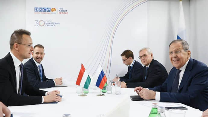 Hungarian and Russian foreign ministers meet at OSCE meeting and discuss Ukraine 