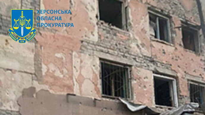 Россияне ночью в Херсоне попали в общежитие, двое погибших - ОВА