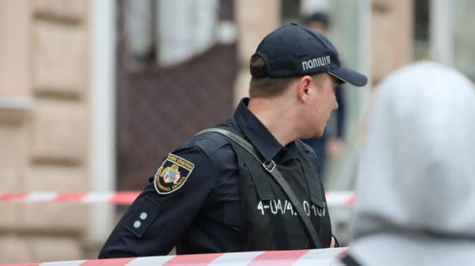 First few minutes after Russian attack on Dnipro are caught on police body cameras – video