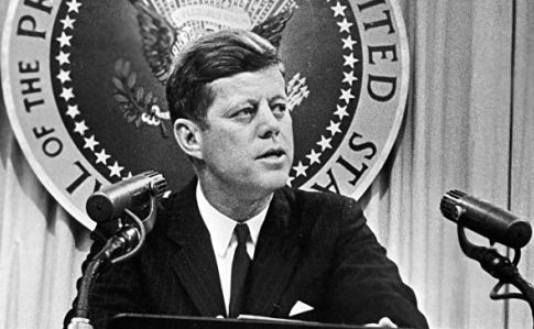 США вперше опублікували майже 3 тисячі документів про вбивство Кеннеді