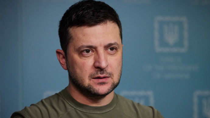 Зеленський відкликає українських миротворців з усього світу для захисту держави