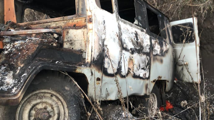 Из России в Украину прорывался микроавтобус с контрабандной икрой