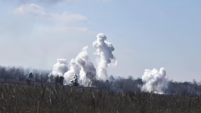 Russians drop 19 mortar bombs on district in Sumy Oblast overnight