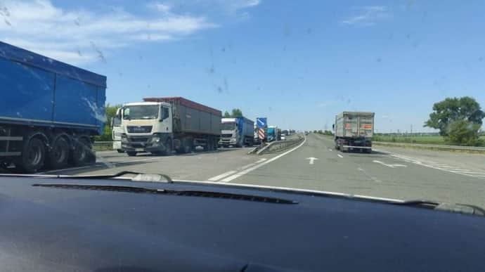 В Одесской области дальнобойщики перекрывали трассу Киев-Одесса из-за мобилизации