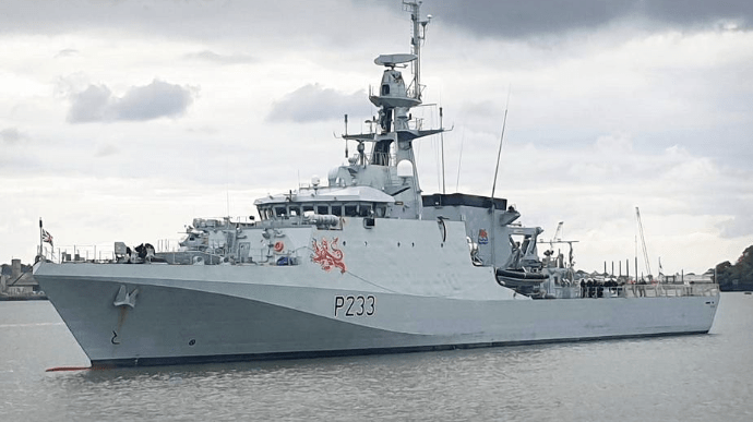 Великобритания вывела свои военные корабли из вод Джерси